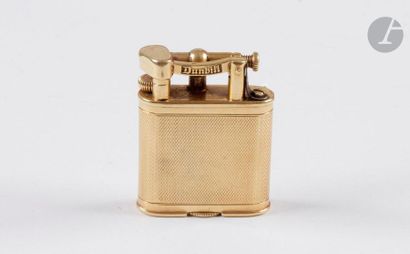 Alfred DUNHILL Paris. Lighter Unique model...