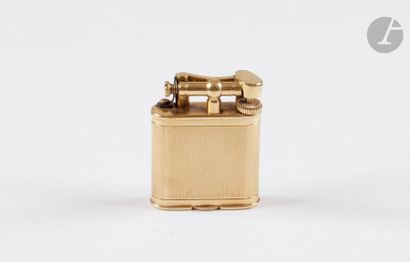 Alfred DUNHILL Paris. Lighter Unique model...