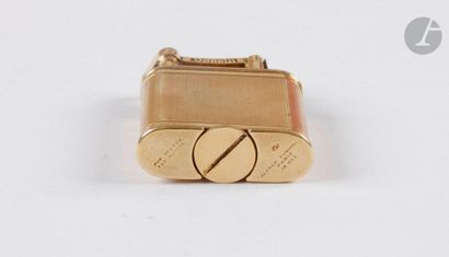 Alfred DUNHILL Paris. Lighter Unique model...