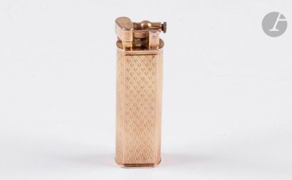 DUNHILL Paris. Lighter model Unique Sylphide...