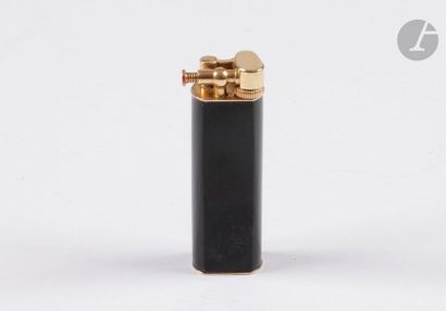 DUNHILL Paris. Lighter model Unique Sylphide...