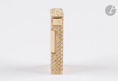 DUNHILL. Gas lighter two golds 750 0/00....