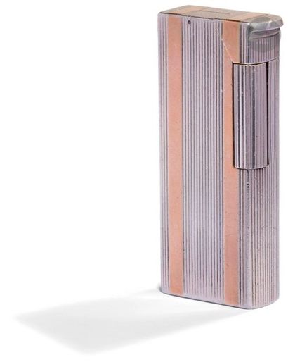 DUNHILL Paris. Gas lighter in silver and...