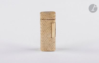 Gas lighter with yellow gold shell 750 0/00....