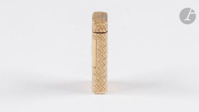 Gas lighter with yellow gold shell 750 0/00....