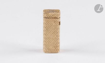 Gas lighter with yellow gold shell 750 0/00....