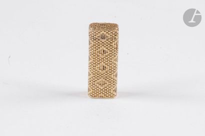 Gas lighter with 750 0/00 yellow gold shell...