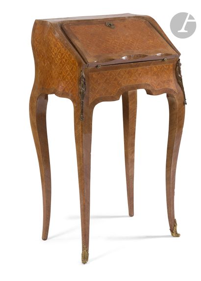 Petit secrétaire de pente en marqueterie...