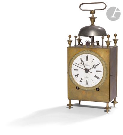 Pendule à la capucine en bronze et laiton...
