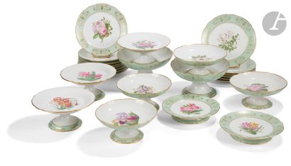 Paris
Partie de service en porcelaine à décor...