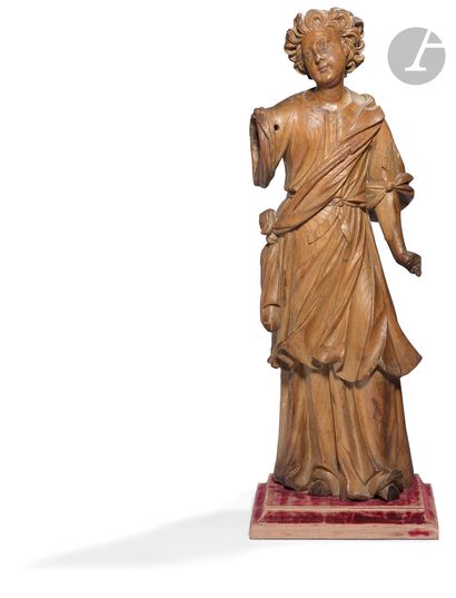 Ange en chêne sculpté, dos creusé.
XVIIe...