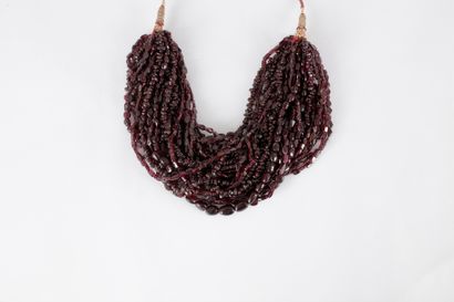 Collier multi-rangs de perles de grenats...