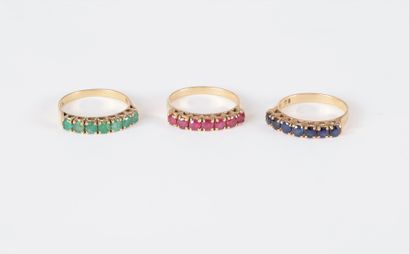 Suite de 3 demi-alliances en or 14K (585),...