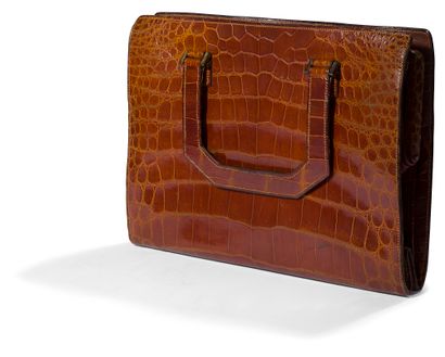***HERMÈS Paris 24 Fbg St Honoré. 

Sac «Pullman»...