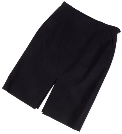Yves Saint Laurent Rive Gauche

1 blouse...