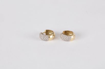 Paire de boucles d’oreilles créoles en or...