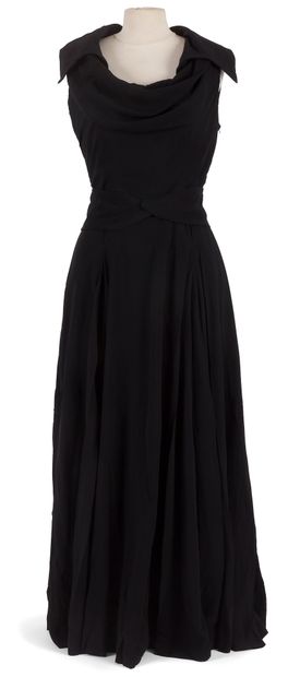Lucien LELONG – 16 av. Matignon – Paris 

Robe...