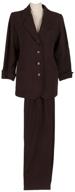 Yves Saint Laurent Rive Gauche

1 tailleur...