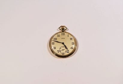 UNIC 

Montre de poche en or 18K (750), cadran...