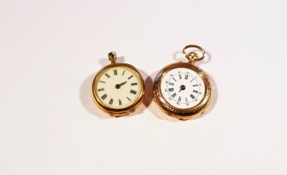 2 montres de col en or 18K (750). Mouvements...