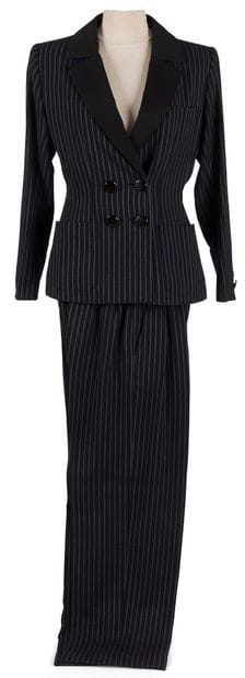 Yves Saint Laurent Rive Gauche

1 tailleur...