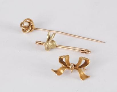 Lot de 3 bijoux en or 18K (750) comprenant...