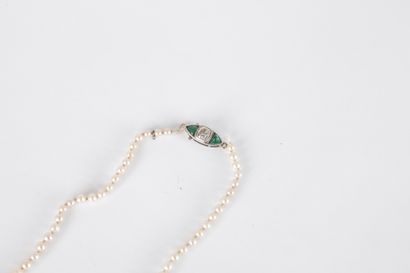 Collier de perles de culture en chute, le...