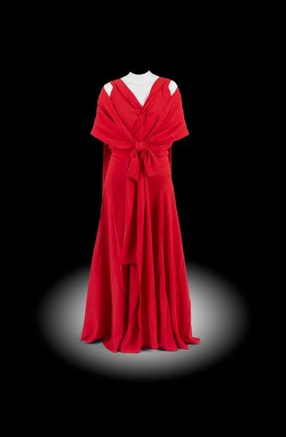 Madeleine VIONNET

Robe longue en crêpe rouge...