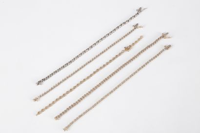 Lot de 5 bracelets en or jaune et gris 9K...