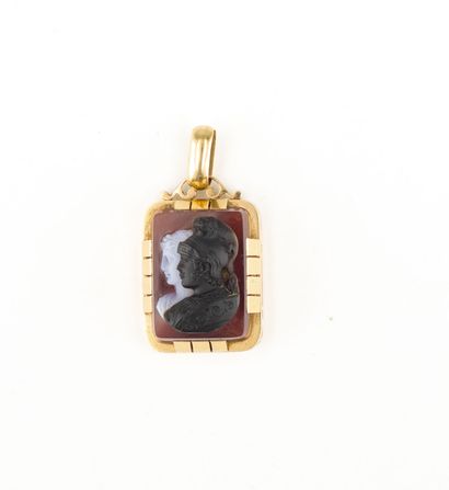 Pendentif porte-souvenir en or 18K (750)...