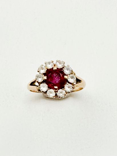 Bague en or 14K (585), sertie d'un rubis...
