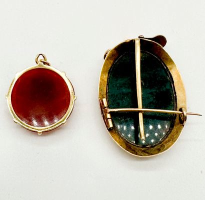 Lot de deux bijoux en or 18K (750) comprenant...
