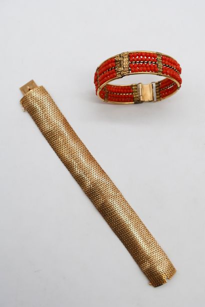 Bracelet souple en or 18K (750) tressé. Travail...