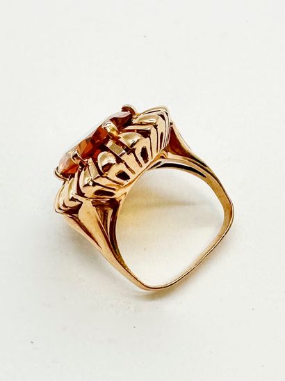 Bague en or 18K (750) ornée d'une citrine...