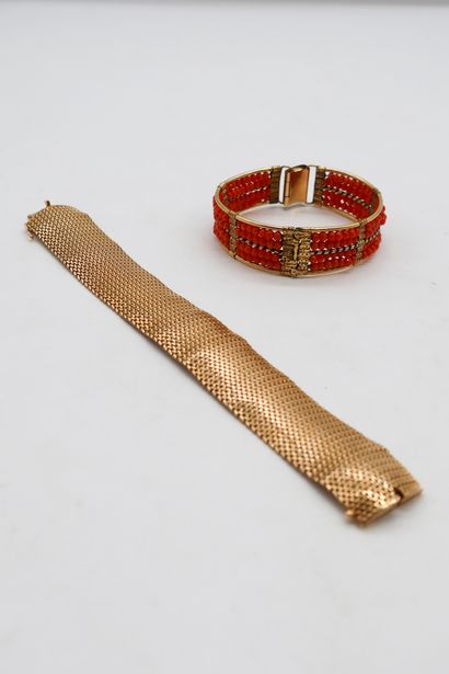 Bracelet souple en or 18K (750) tressé. Travail...
