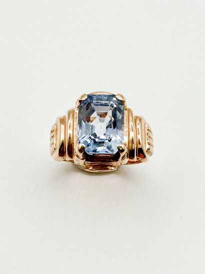 Bague godronnée en or 14K (585) sertie d'un...
