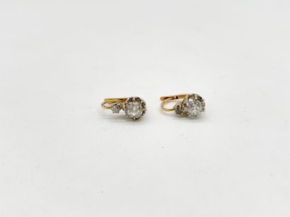 Paire de boucles d'oreilles dormeuses en...