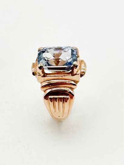 Bague godronnée en or 14K (585) sertie d'un...