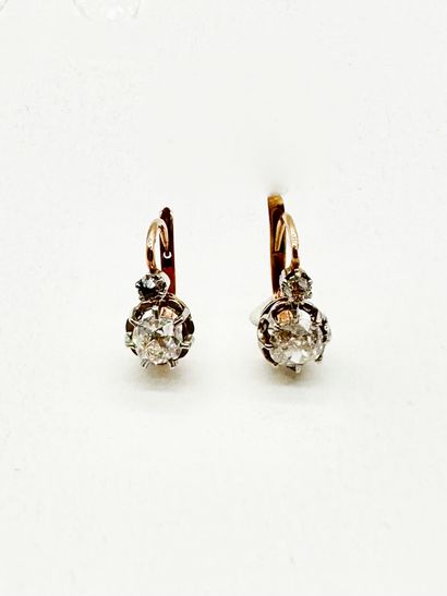 Paire de boucles d'oreilles dormeuses en...