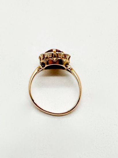 Bague en or 14K (585), sertie d'un rubis...