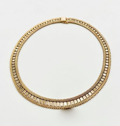 Collier en or 18K (750) à mailles géométriques...