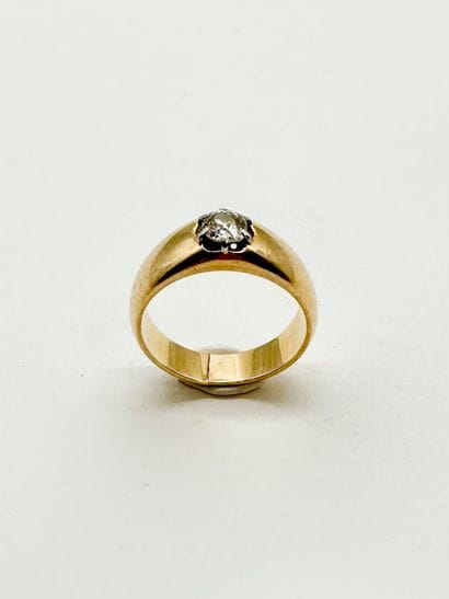 Bague en or 18K (750), ornée d'un diamant...
