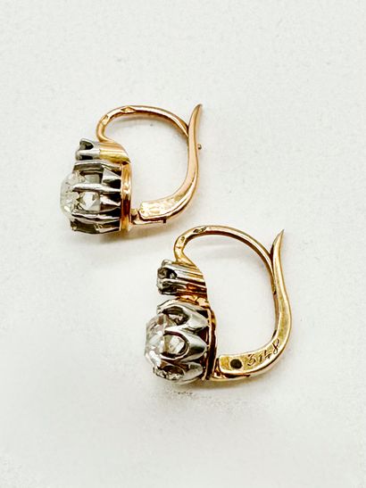 Paire de boucles d'oreilles dormeuses en...