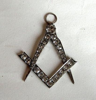 Bijou de Maitre, compas-équerre en argent...