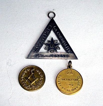 Bijou triangulaire de la loge 