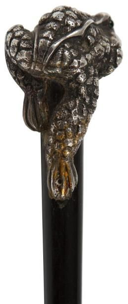 Pommeau d?ombrelle en bronze argenté figurant...