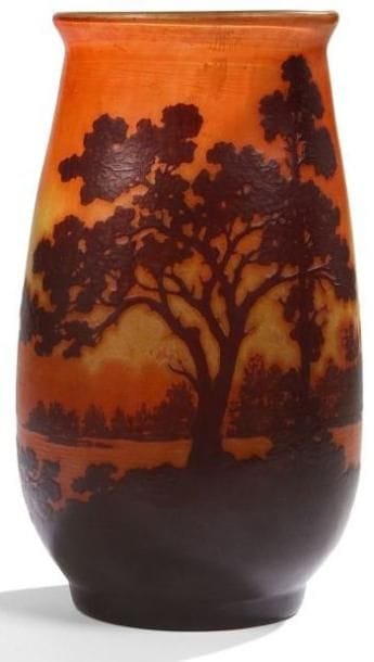 LEGRAS (ATTRIBUÉ À)
Vase piriforme sur talon...