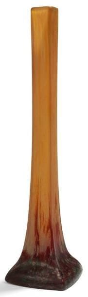 DAUM Nancy
Haut vase soliflore de section...
