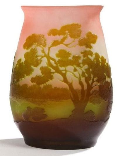 Émile GALLÉ (1846-1904)
Vase ovoïde à large...