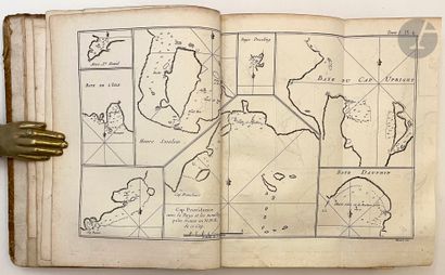 [COOK (Captain James)] - HAWKESWORTH (John).
Cartes...